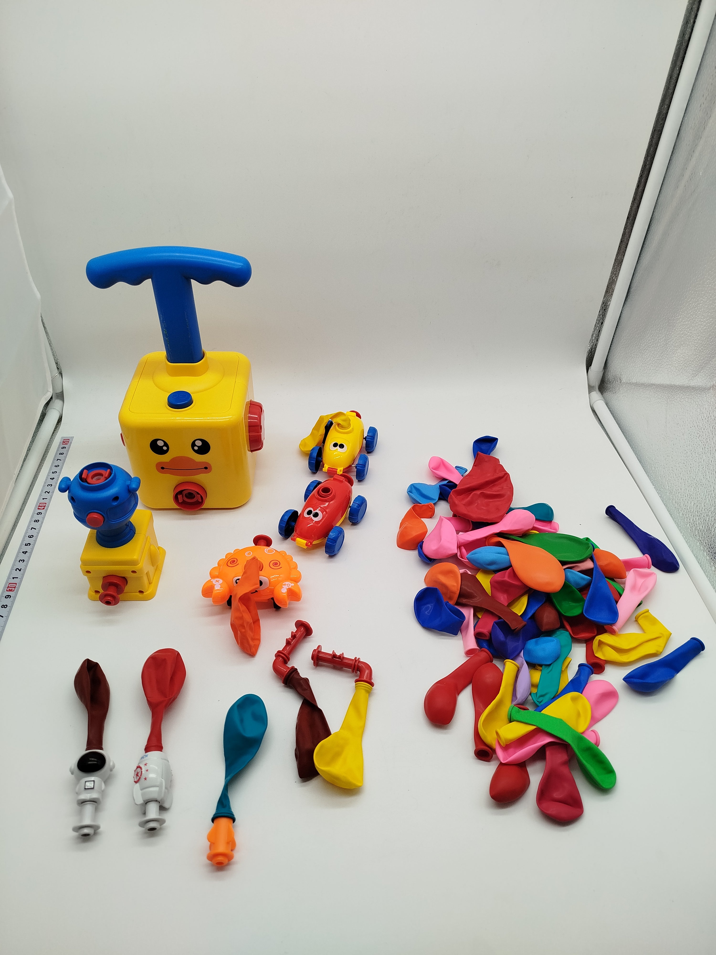 Ballonpumpe mit verschiedenen Aufsätzen